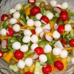 Bunter Salat mit Joghurt- oder Kräuterdressing